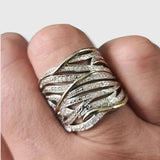 Bague tordue élégante à plusieurs couches